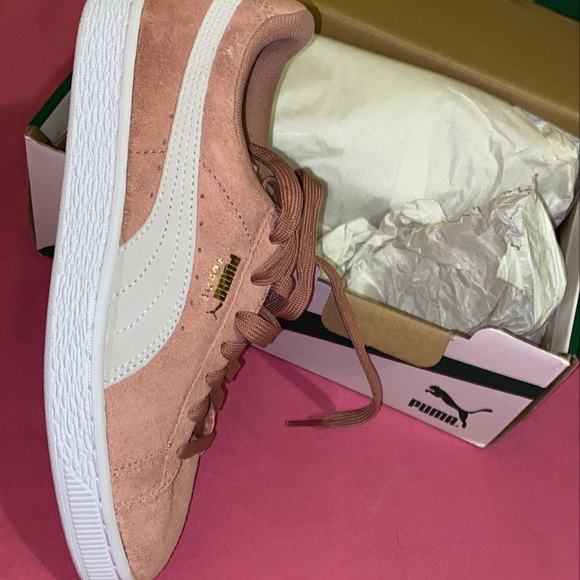 Puma - Picture 3 of 4